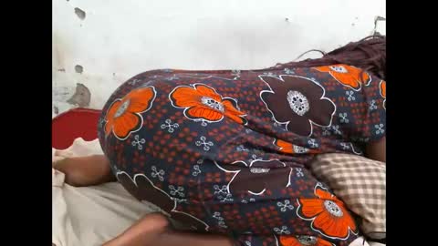 Snapshot of sexy_lunah chatting on November 3, 2025, 12:06 pm sexy_lunah online show from November 3, 2025, 12:06 pm