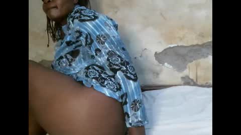 Snapshot of sexy_lunah chatting on December 15, 2025, 6:56 pm sexy_lunah online show from December 15, 2025, 6:56 pm