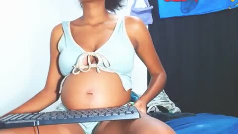 Snapshot of sexy_mamyy chatting on July 16, 2026, 6:47 pm MIA online show from July 16, 2026, 6:47 pm