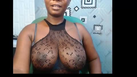 Snapshot of sexy_pearl12 chatting on January 11, 2025, 6:56 am zoe online show from January 11, 2025, 6:56 am