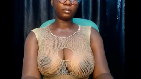 Snapshot of sexy_pearl12 chatting on March 11, 2025, 10:40 am zoe online show from March 11, 2025, 10:40 am