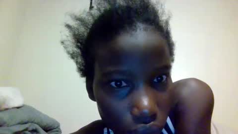 sexy_petittie online show from October 7, 2025, 2:42 am