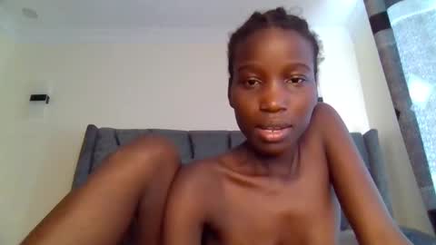 sexy_petittie online show from December 16, 2025, 8:41 am