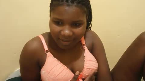 Snapshot of sexy_roz chatting on March 8, 2026, 3:16 pm Queen online show from March 8, 2026, 3:16 pm