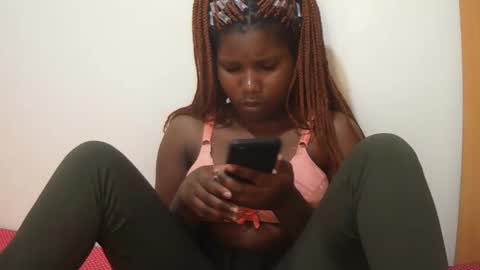 Snapshot of sexy_roz chatting on April 10, 2026, 2:33 pm Queen online show from April 10, 2026, 2:33 pm