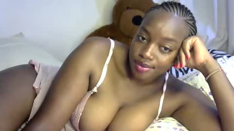 Snapshot of sexy_siera chatting on December 2, 2024, 1:03 am laura online show from December 2, 2024, 1:03 am