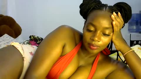 Snapshot of sexy_siera chatting on February 10, 2025, 6:53 am laura online show from February 10, 2025, 6:53 am