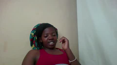 Snapshot of sexy_tiits chatting on December 18, 2025, 9:04 am queen Lerk online show from December 18, 2025, 9:04 am