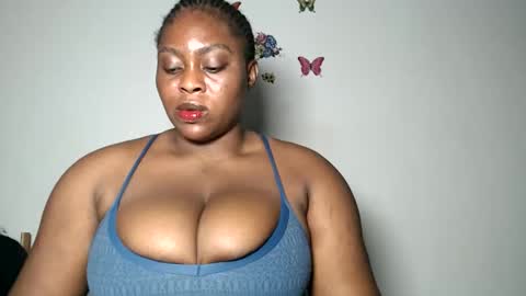 Snapshot of sexy_wetpussyy chatting on February 11, 2026, 5:29 pm Luna online show from February 11, 2026, 5:29 pm