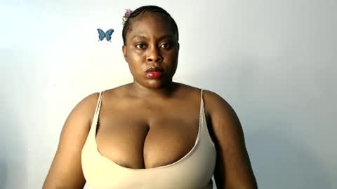 Snapshot of sexy_wetpussyy chatting on February 18, 2026, 7:10 pm Luna online show from February 18, 2026, 7:10 pm