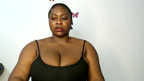 Snapshot of sexy_wetpussyy chatting on February 26, 2026, 8:08 pm Luna online show from February 26, 2026, 8:08 pm