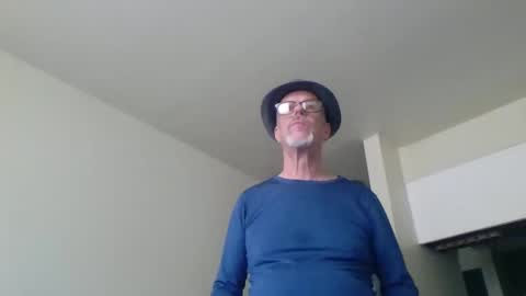Snapshot of sexy_white_daddy chatting on March 5, 2025, 10:43 pm Daddy online show from March 5, 2025, 10:43 pm