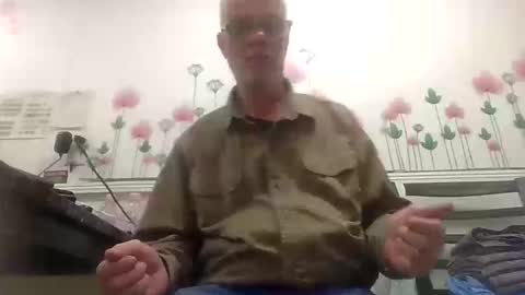 Snapshot of sexy_white_daddy chatting on October 18, 2025, 8:42 pm Daddy online show from October 18, 2025, 8:42 pm