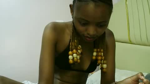 sexy zaraa online show from April 22, 2026, 4:19 pm