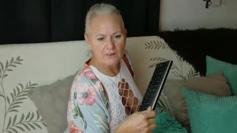 Sexy GILF Allie Kay online show from March 11, 2026, 6:19 am