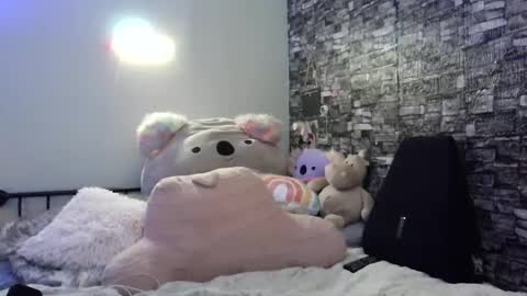 Snapshot of sexyandstoned420 chatting on September 28, 2025, 6:24 pm Kali Brent online show from September 28, 2025, 6:24 pm