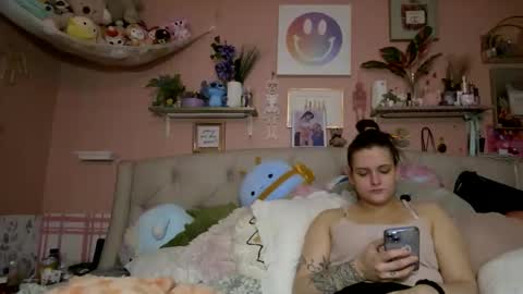 Snapshot of sexyandstoned420 chatting on February 3, 2026, 1:37 am Kali Brent online show from February 3, 2026, 1:37 am