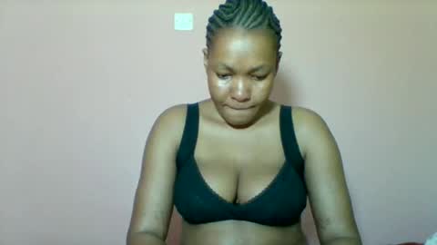 Snapshot of sexyapple2002 chatting on October 28, 2025, 10:12 pm sexyapple2002 online show from October 28, 2025, 10:12 pm