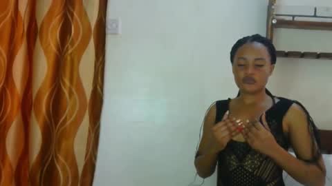 Lisa online show from December 3, 2025, 7:12 pm