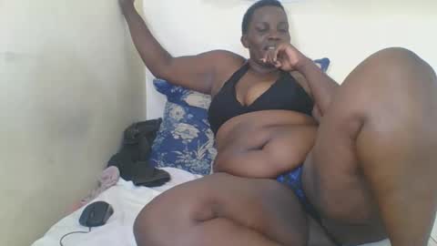 Snapshot of sexyblackberry7 chatting on April 25, 2026, 2:14 pm MAUREEN online show from April 25, 2026, 2:14 pm