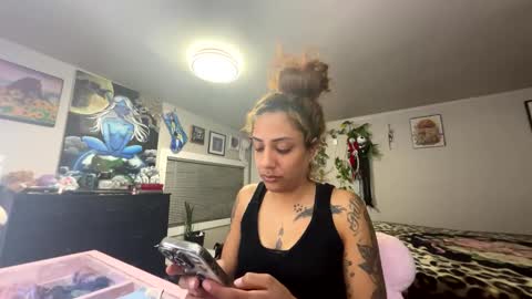 Snapshot of sexyblaxicanbabe chatting on June 10, 2026, 6:12 am Hollywood online show from June 10, 2026, 6:12 am