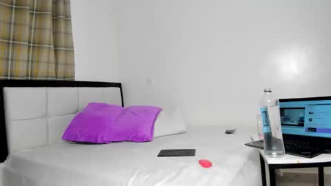 sexybootydoll online show from February 19, 2026, 7:43 pm