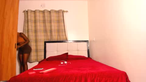 sexybootydoll online show from March 16, 2026, 7:07 pm