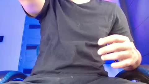 Snapshot of sexyboy_bigclit chatting on April 27, 2026, 9:07 am Iker online show from April 27, 2026, 9:07 am