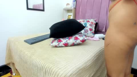 sexybrown_2005 online show from December 27, 2024, 3:20 am