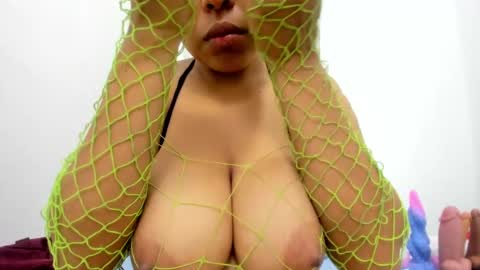 sexybrown_2005 online show from September 29, 2025, 12:27 am