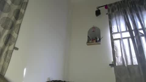 Snapshot of sexycamilla01 chatting on December 4, 2025, 8:23 am sexycamilla01 online show from December 4, 2025, 8:23 am