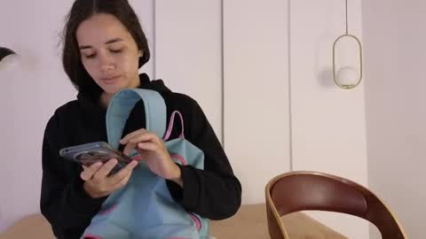 chanell and yina online show from November 18, 2025, 12:53 pm