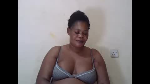 Snapshot of sexydove2 chatting on February 1, 2025, 3:41 am EMILY online show from February 1, 2025, 3:41 am