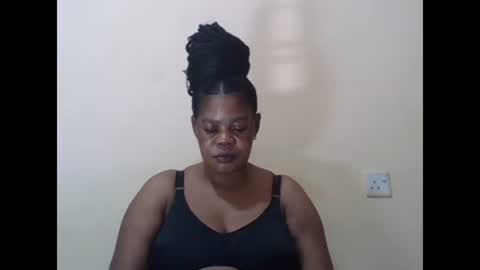 Snapshot of sexydove2 chatting on February 12, 2025, 3:07 am EMILY online show from February 12, 2025, 3:07 am