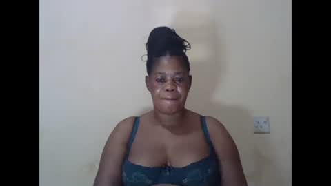 Snapshot of sexydove2 chatting on February 16, 2025, 3:26 am EMILY online show from February 16, 2025, 3:26 am