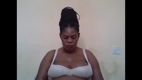 Snapshot of sexydove2 chatting on February 17, 2025, 6:20 am EMILY online show from February 17, 2025, 6:20 am