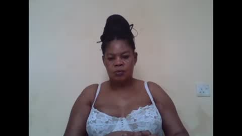 Snapshot of sexydove2 chatting on February 22, 2025, 6:39 am EMILY online show from February 22, 2025, 6:39 am