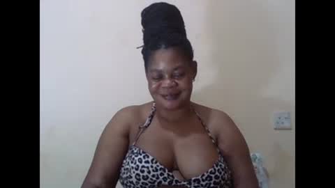 Snapshot of sexydove2 chatting on February 24, 2025, 3:23 am EMILY online show from February 24, 2025, 3:23 am