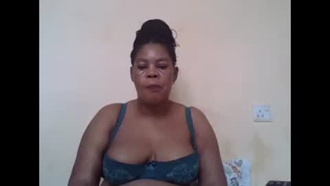 Snapshot of sexydove2 chatting on February 24, 2025, 7:44 am EMILY online show from February 24, 2025, 7:44 am