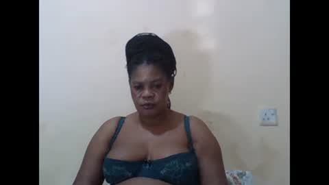 Snapshot of sexydove2 chatting on February 24, 2025, 7:09 pm EMILY online show from February 24, 2025, 7:09 pm