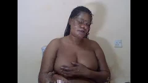 Snapshot of sexydove2 chatting on March 5, 2025, 1:42 am EMILY online show from March 5, 2025, 1:42 am