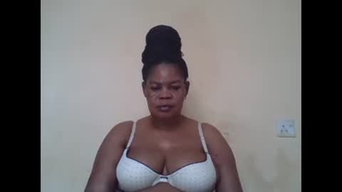 Snapshot of sexydove2 chatting on March 12, 2025, 7:02 am EMILY online show from March 12, 2025, 7:02 am