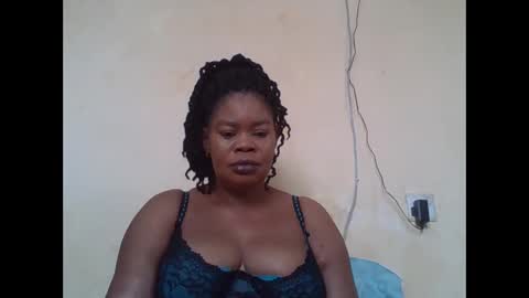 Snapshot of sexydove2 chatting on September 10, 2025, 7:19 am EMILY online show from September 10, 2025, 7:19 am