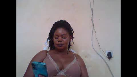 Snapshot of sexydove2 chatting on September 23, 2025, 7:11 am EMILY online show from September 23, 2025, 7:11 am