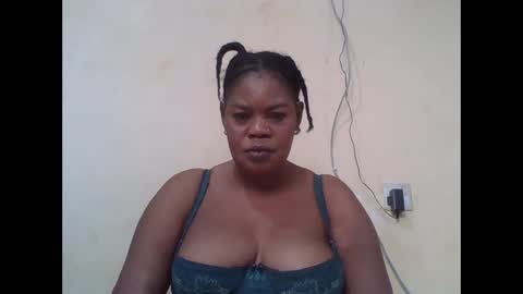 Snapshot of sexydove2 chatting on September 29, 2025, 3:55 am EMILY online show from September 29, 2025, 3:55 am