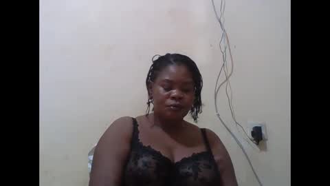 Snapshot of sexydove2 chatting on October 5, 2025, 6:06 pm EMILY online show from October 5, 2025, 6:06 pm