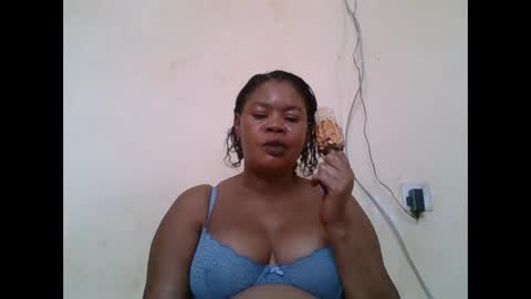 Snapshot of sexydove2 chatting on October 6, 2025, 7:06 am EMILY online show from October 6, 2025, 7:06 am