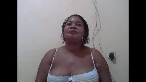 Snapshot of sexydove2 chatting on October 8, 2025, 3:48 am EMILY online show from October 8, 2025, 3:48 am