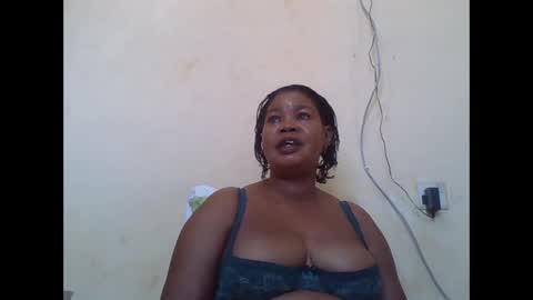 Snapshot of sexydove2 chatting on October 11, 2025, 8:13 am EMILY online show from October 11, 2025, 8:13 am