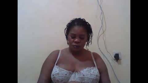 Snapshot of sexydove2 chatting on October 13, 2025, 3:39 am EMILY online show from October 13, 2025, 3:39 am